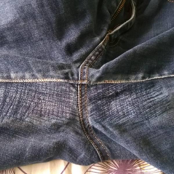 How to Fix Baggy Crotch in Jeans without Sewing (8 Useful Methods)